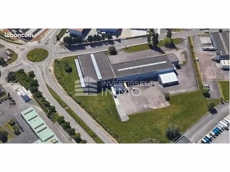 local logistique 4 412 m²