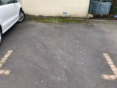 parking 6 m² caen
