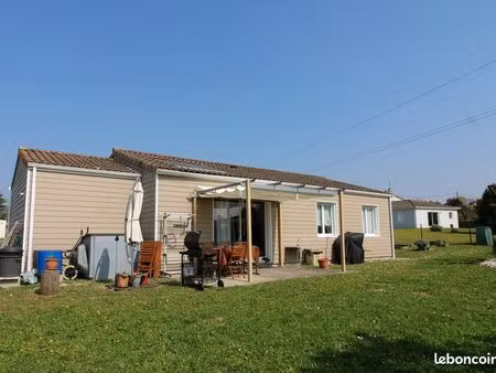 maison   4 pièces  83m²