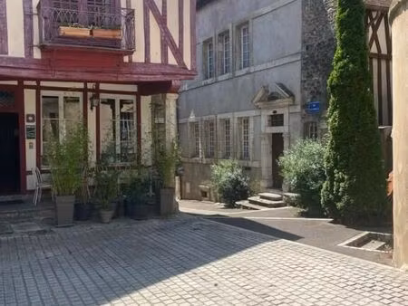 maison de caractère du xviᵉ siècle avec activité de chambres d’hôtes – nolay