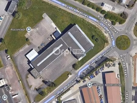 local d'activité 1 990 m²