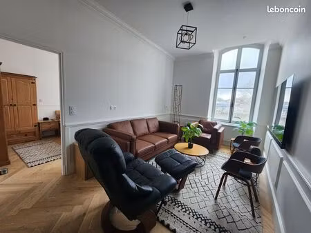 appartement élégant au bord de la rivière au cœur historique de confolens