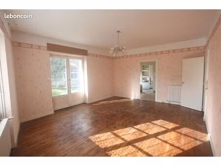 maison à rénover-proche écoles et commerces