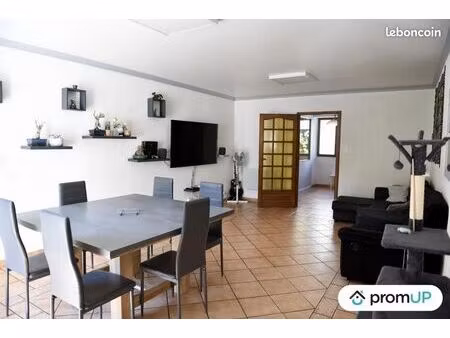 maison 8 pièces 193 m²