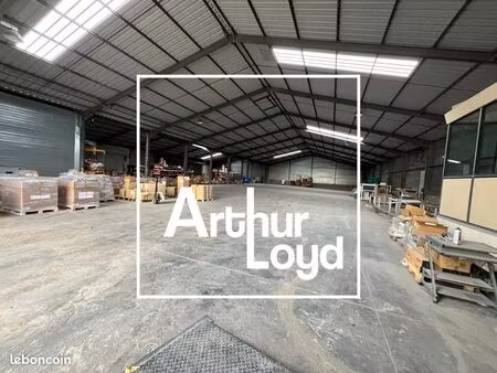 local logistique 2 225 m²