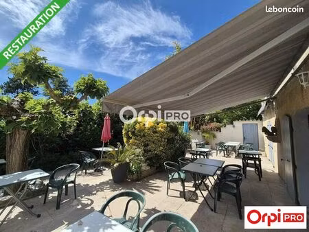 restaurant 201 m²