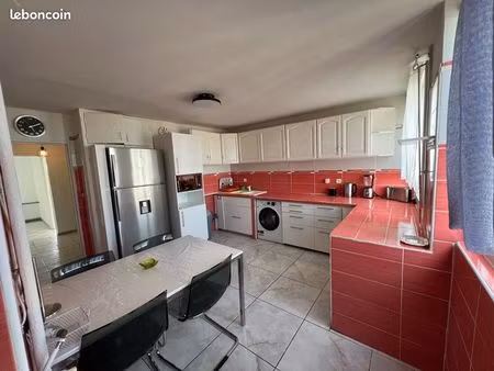 t4 80m² lumineux – 4 chambres possible – vue lac – sans vis-à-vis – parking & cave