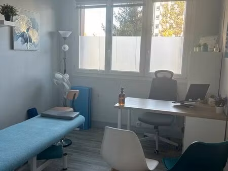 sous location pièce de consultation