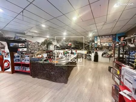 local commercial 210 m²