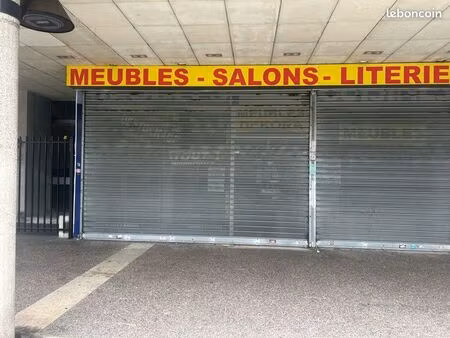 locale commercial a vendre