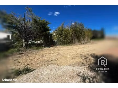 terrain 300 m² nébian