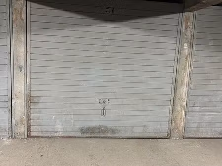 garage en sous-sol de 15 m² - copropriété tour mangin à grenoble proche grands boulevards 