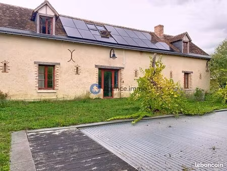 maison 8 pièces 232 m²