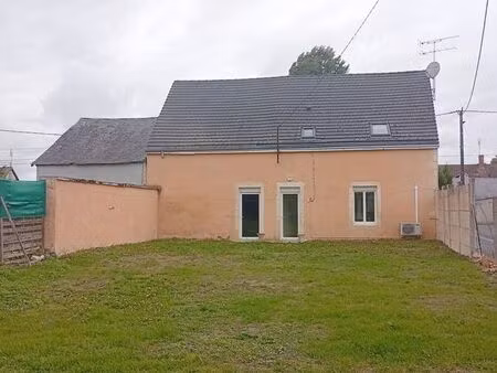 maison dans village tranquille à 10 mn nord aéroport de châteauroux