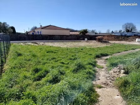 terrain 570 m² pessines