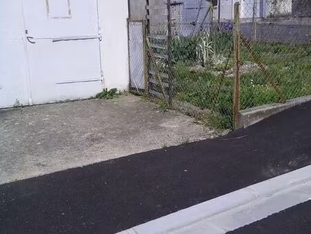 garage et jardin attenant