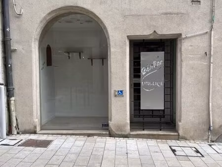 local commercial 66 m²