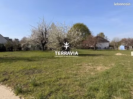 terrain 548 m² véretz