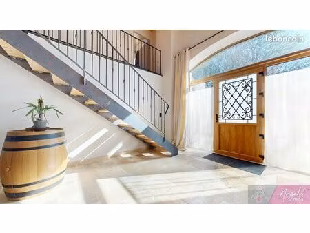 maison 7 pièces 242 m²