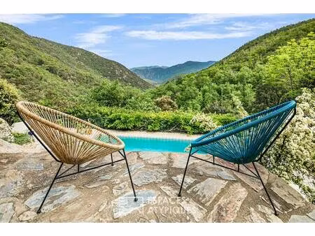 authentique mas avec piscine dans un cadre naturel