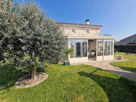 maison à vendre saint jean d'angely 3 pièce(s) 120m2 249 000€
