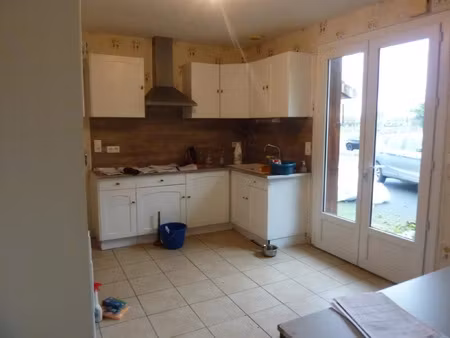 location maison 4 pièces 87 m² à montmorillon (86500)