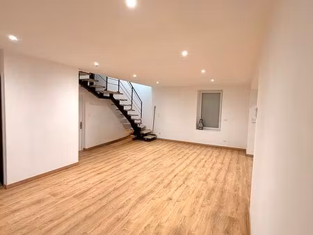 maison à louer-98m²-3chambres-entièrement rénovée