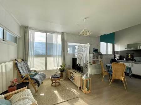 'loft' duplex rénové idéalement situé
