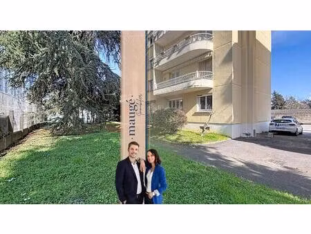 appartement - 2 chambres - cave - place de parking privative - proche commodités