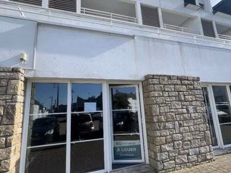 à louer - local commercial 57 m²- étel - rue pasteur