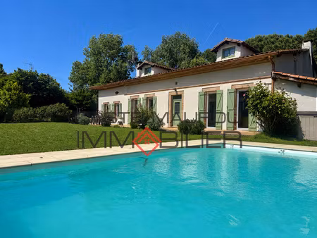maison de caractère de 260 m2 sur 2500 m2 de parcelle
