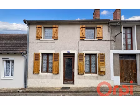 maison sancoins 67 m² t-4 à vendre  49 500 €