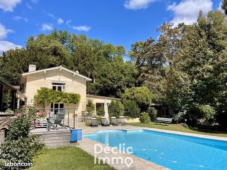 propriété 9 pièces 275 m²