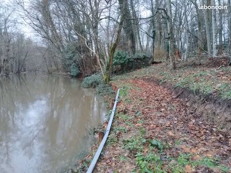 terrain en bord de rivière