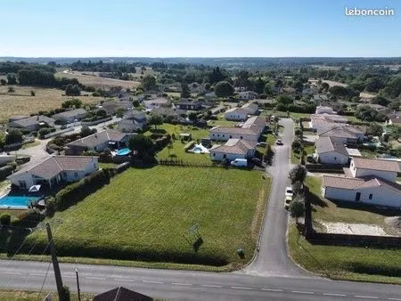 terrain 597 m² bazas