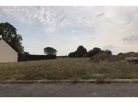 terrain 748 m² ouzouer sur trezee