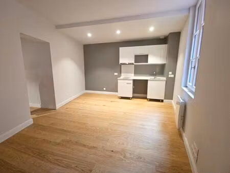 grasse vielle ville studio neuf dans immeuble ancien