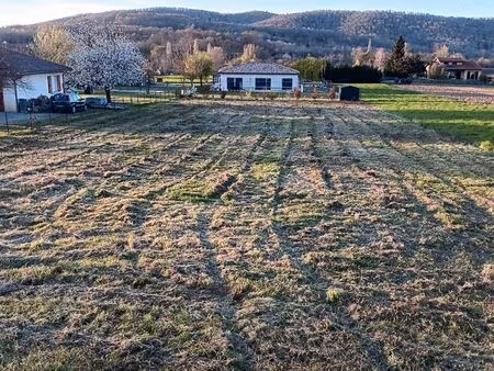 terrain constructible viabilisé de 1640m²