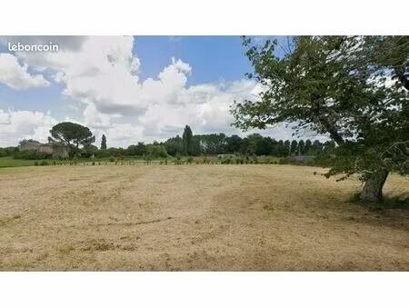 terrain 1 250 m² sainte florence