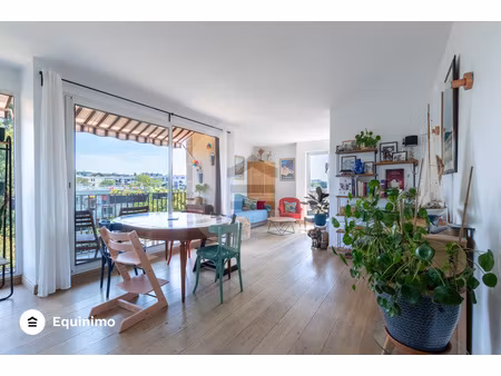 appartement 4 pièces de 85m2  au 4ème étage  avec balcon exp