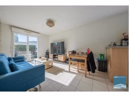 deux pièces avec terrasse et double parking résidence sécu