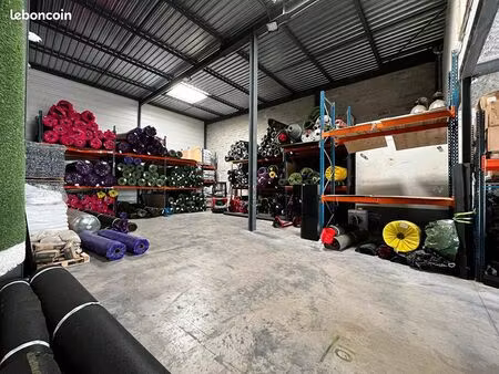 local commercial 390 m² bouc bel air