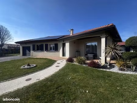 villa 5 pièces 102 m²