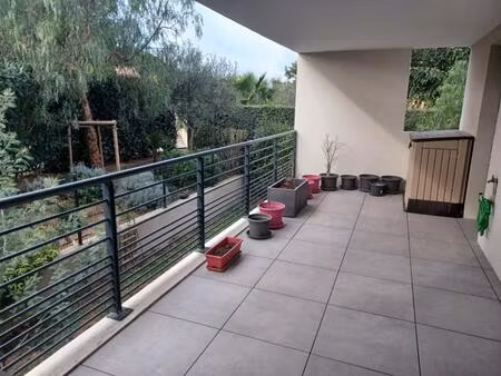 valescure grand t2 a louer