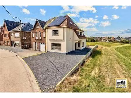 maison sublime au calme avec 3 chambres et jardin