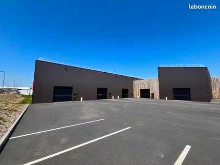 local 844 m² guipavas