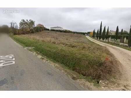 terrain av à dausse