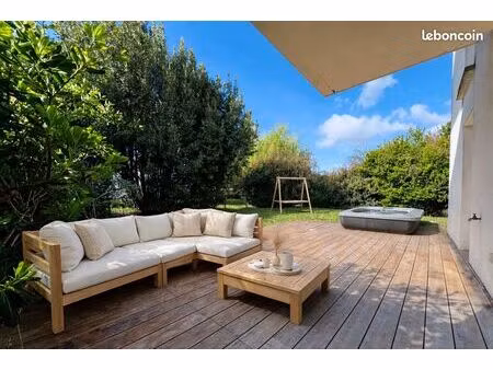 appartement de 2014 - jardin privatif de 270m² -2pl de parking