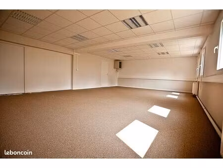 a louer très beau bureau 52m2