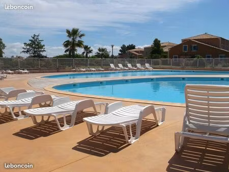 maison dans résidence avec piscine